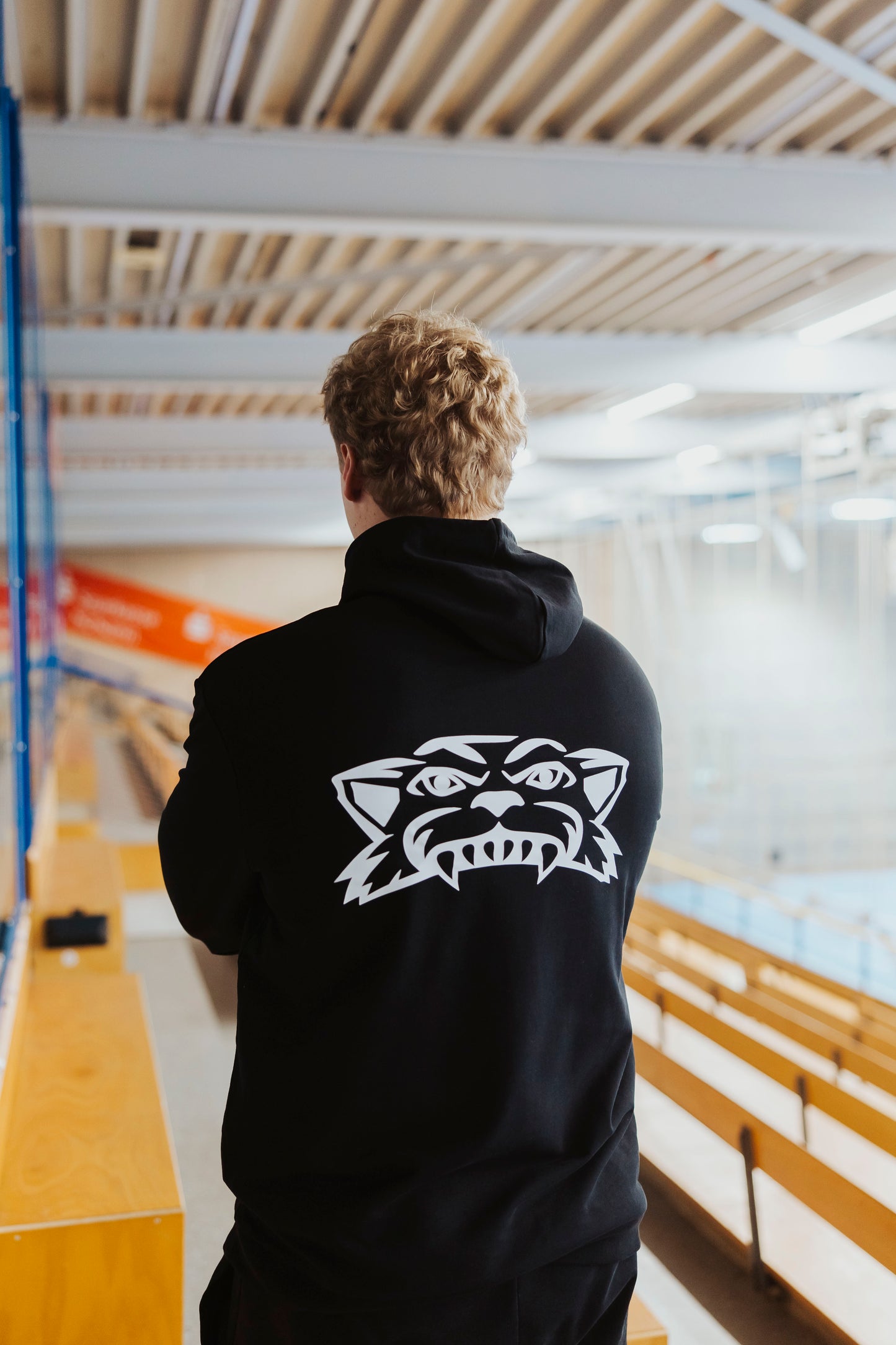 HOODIE BACKPRINT SCHWARZ